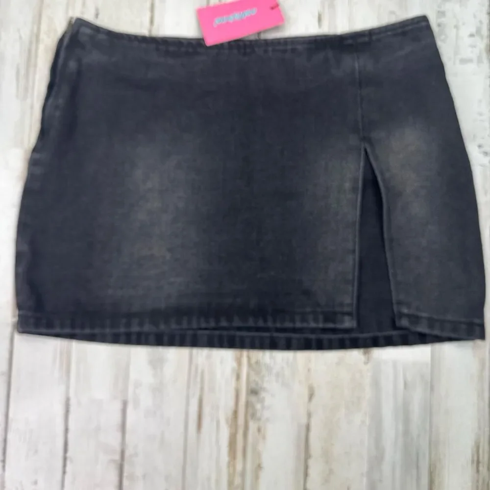 Edikted Women's Black Skirt